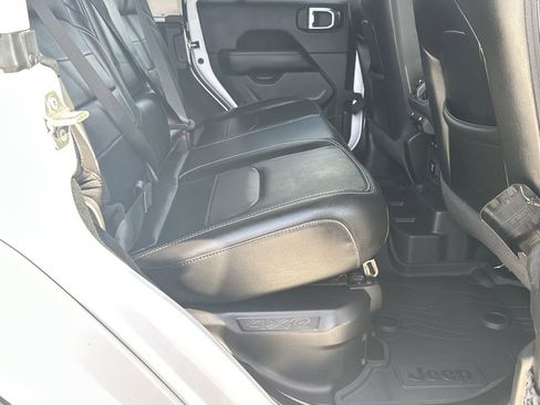 Used 2022 Jeep Wrangler Unlimited Sahara w/ Cold Weather Group image 16