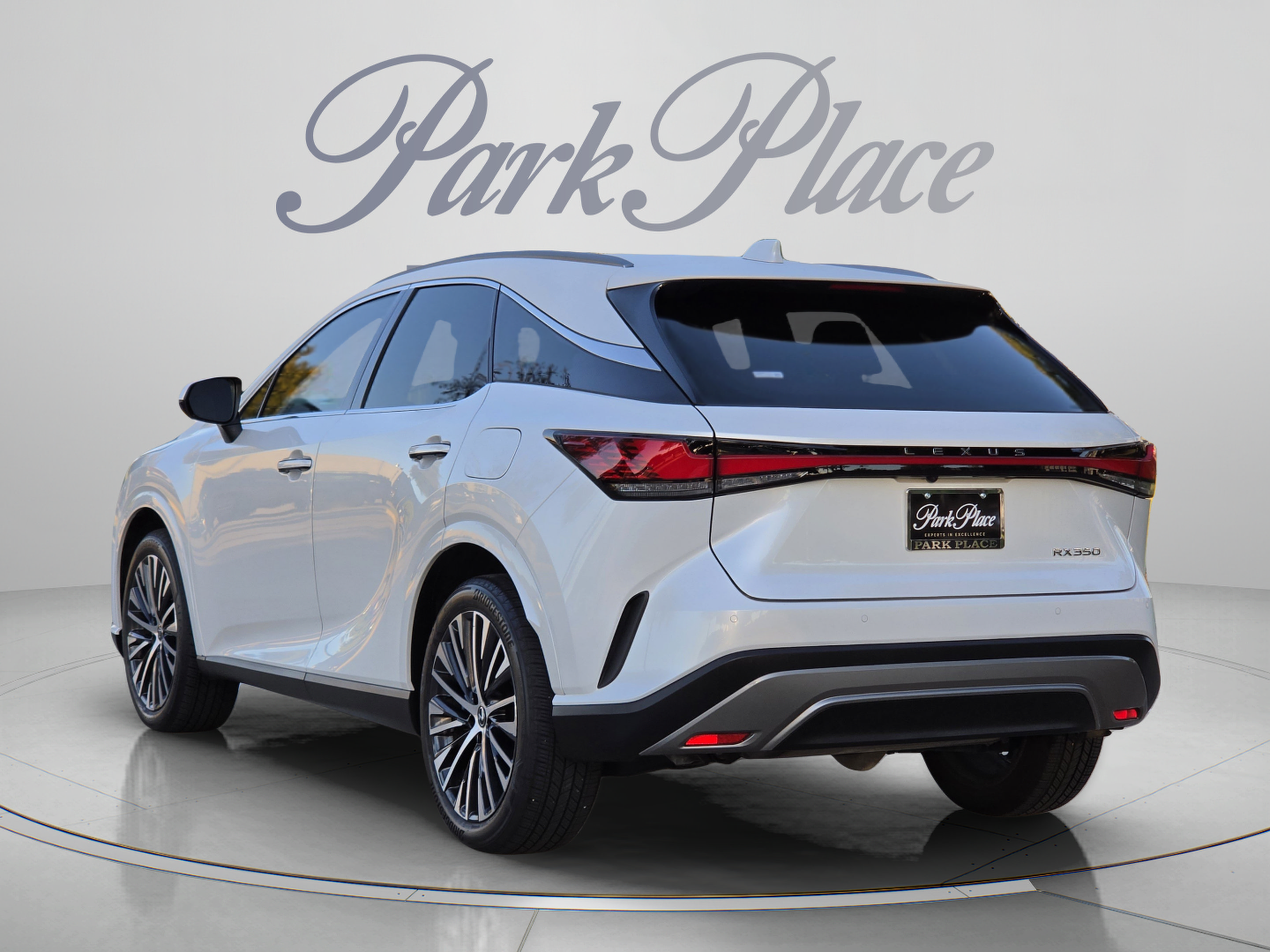Used 2025 Lexus RX 350 Premium Plus FWD image 3