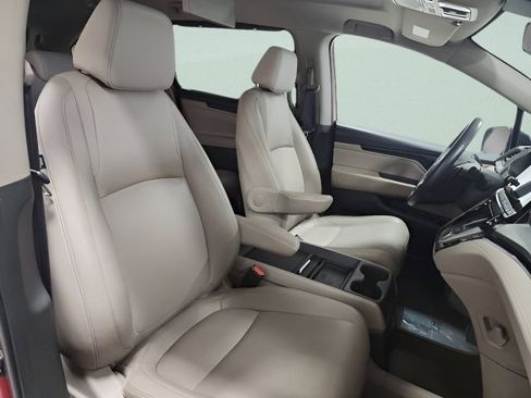 Used 2024 Honda Odyssey Touring image 19