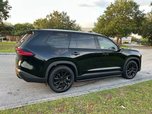 Used 2025 Toyota Grand Highlander FWD image 5