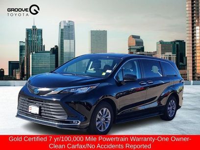 Used 2023 Toyota Sienna XLE
