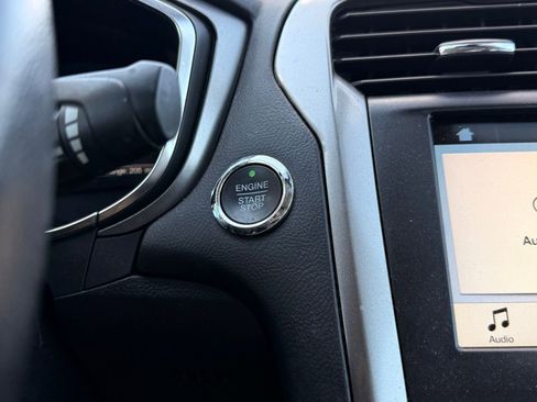 Used 2018 Ford Fusion SE w/ Equipment Group 602A image 32