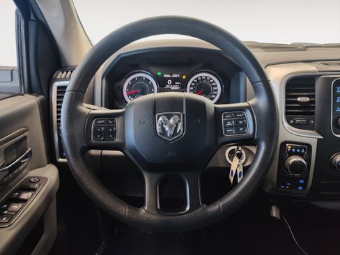 Used 2020 RAM 1500 Classic SLT AWD/4WD image 14