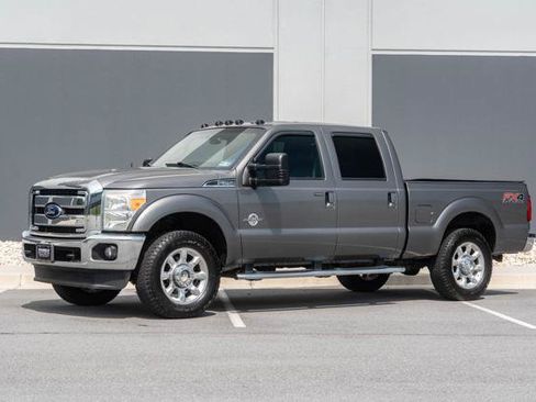 Used 2014 Ford F250 Lariat w/ Lariat Interior Package AWD/4WD image 2