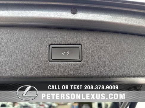 Used 2022 Volkswagen Tiguan SE R-Line image 20