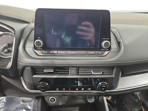 Certified 2023 Nissan Rogue SV image 20