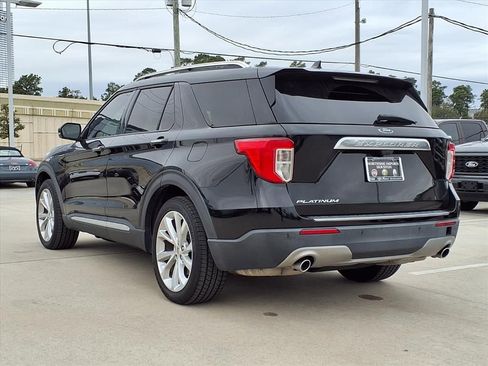 Used 2022 Ford Explorer Platinum w/ Technology Package image 2