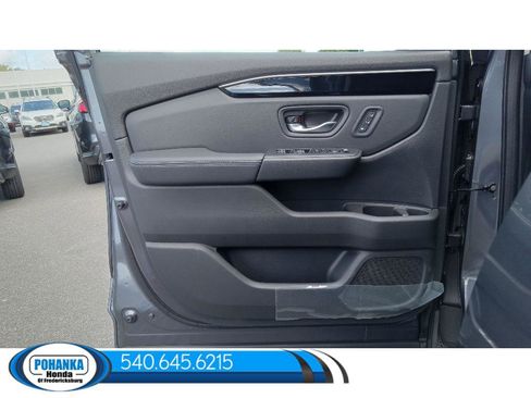 New 2025 Honda Pilot Touring image 34