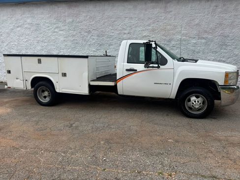 Used 2008 Chevrolet Silverado 3500 W/T RWD image 2