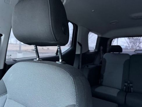 Used 2021 Chevrolet Traverse LT image 15