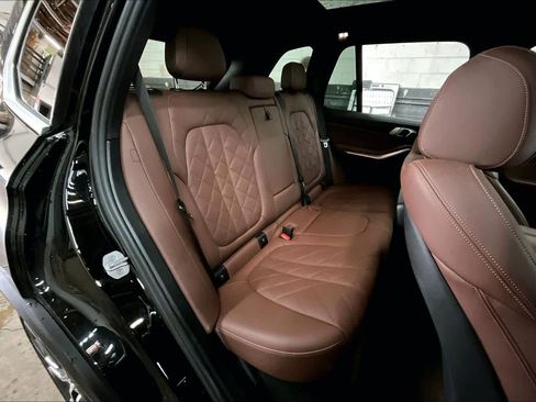 Used 2023 BMW X5 xDrive40i w/ Premium Package image 29