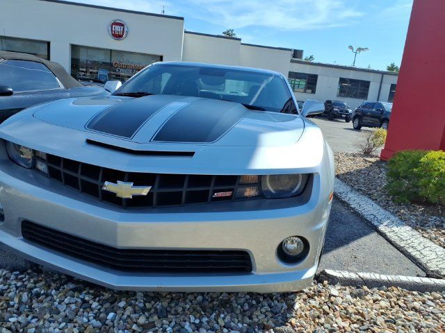 Used 2010 Chevrolet Camaro SS w/ RS Package RWD image 2