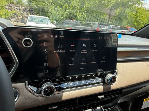 New 2026 GMC Canyon Denali AWD/4WD image 36
