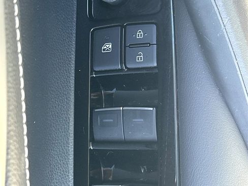 Used 2023 Toyota Corolla SE image 22