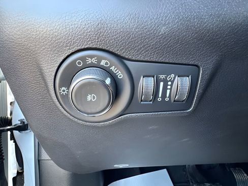Used 2022 Jeep Compass Latitude AWD/4WD image 18
