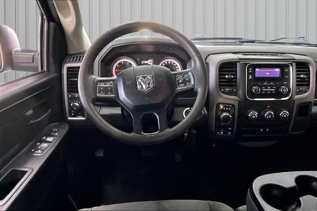 Used 2018 RAM 1500 Express AWD/4WD image 8