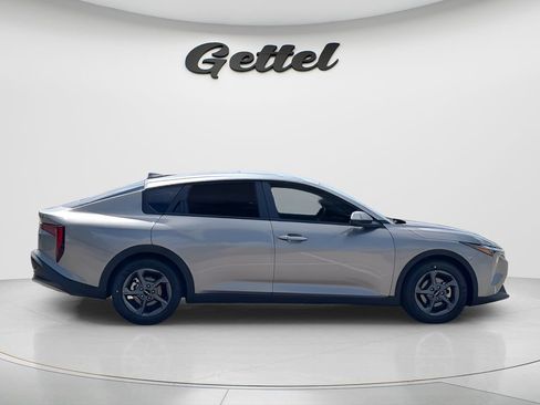 Used 2025 Kia K4 FWD image 9
