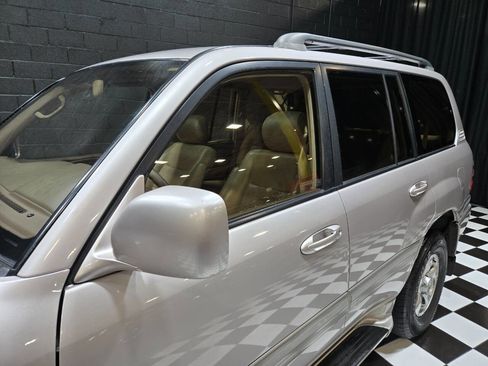 Used 2002 Toyota Land Cruiser image 29