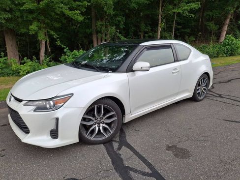 Used 2015 Scion tC FWD image 1