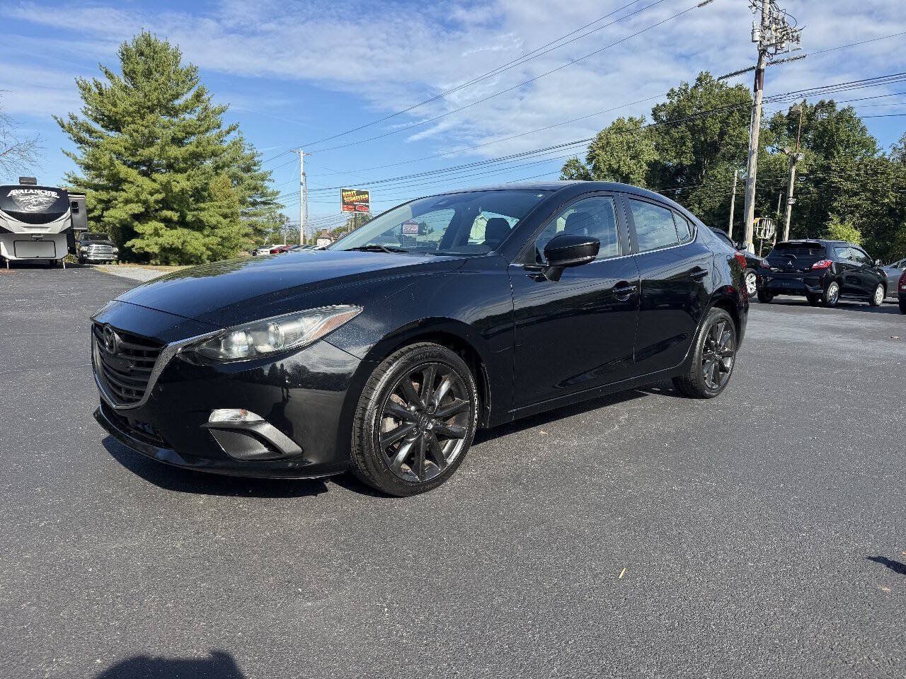 Used 2018 MAZDA MAZDA3 Touring FWD image 2