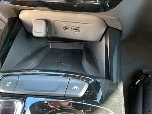 New 2026 Chevrolet Trax RS w/ Sunroof Package image 17