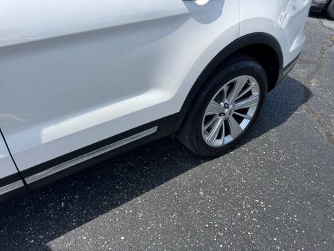 Used 2019 Ford Explorer Limited w/ Ford Safe & Smart Package AWD/4WD image 7