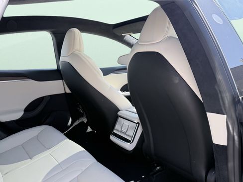 Used 2023 Tesla Model S AWD/4WD image 34