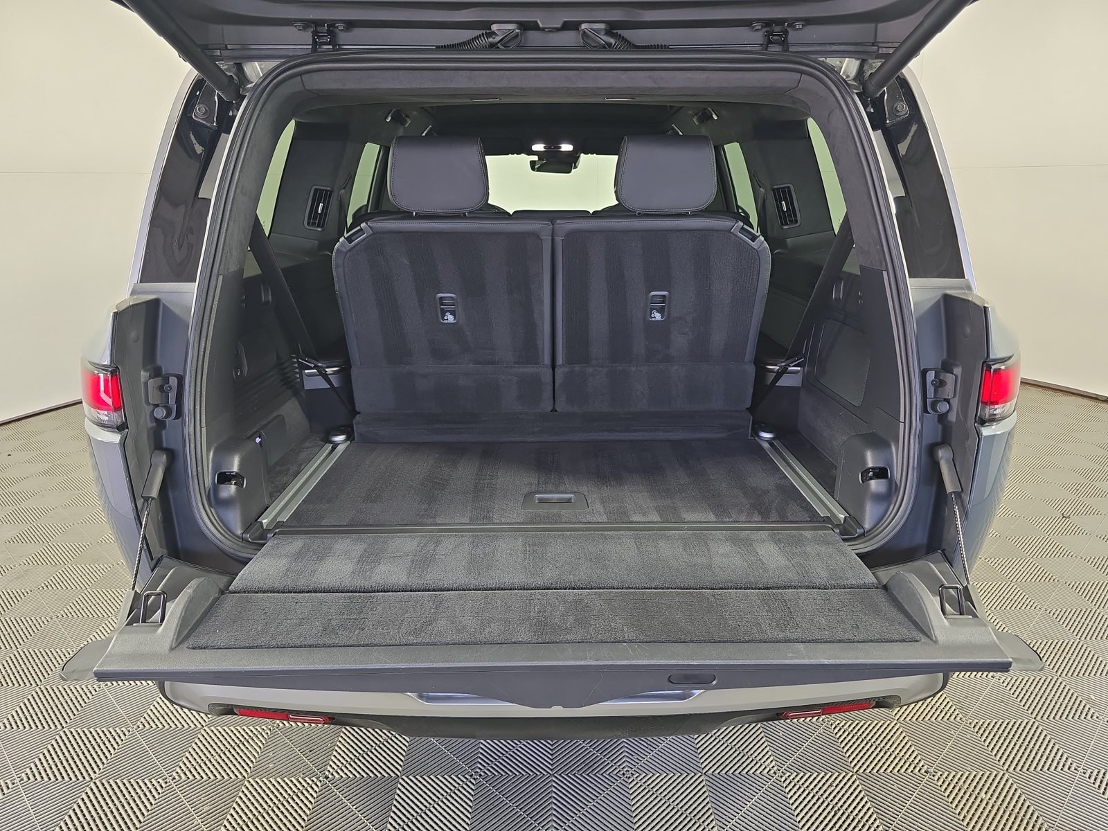 Used 2023 Rivian R1S Adventure Quad AWD/4WD image 15