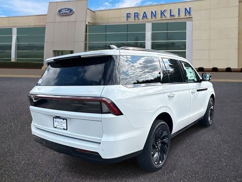 New 2025 Lincoln Navigator Reserve w/ Jet Appearance Package image 7