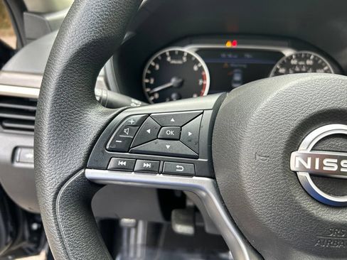 Used 2024 Nissan Altima 2.5 SV FWD image 23