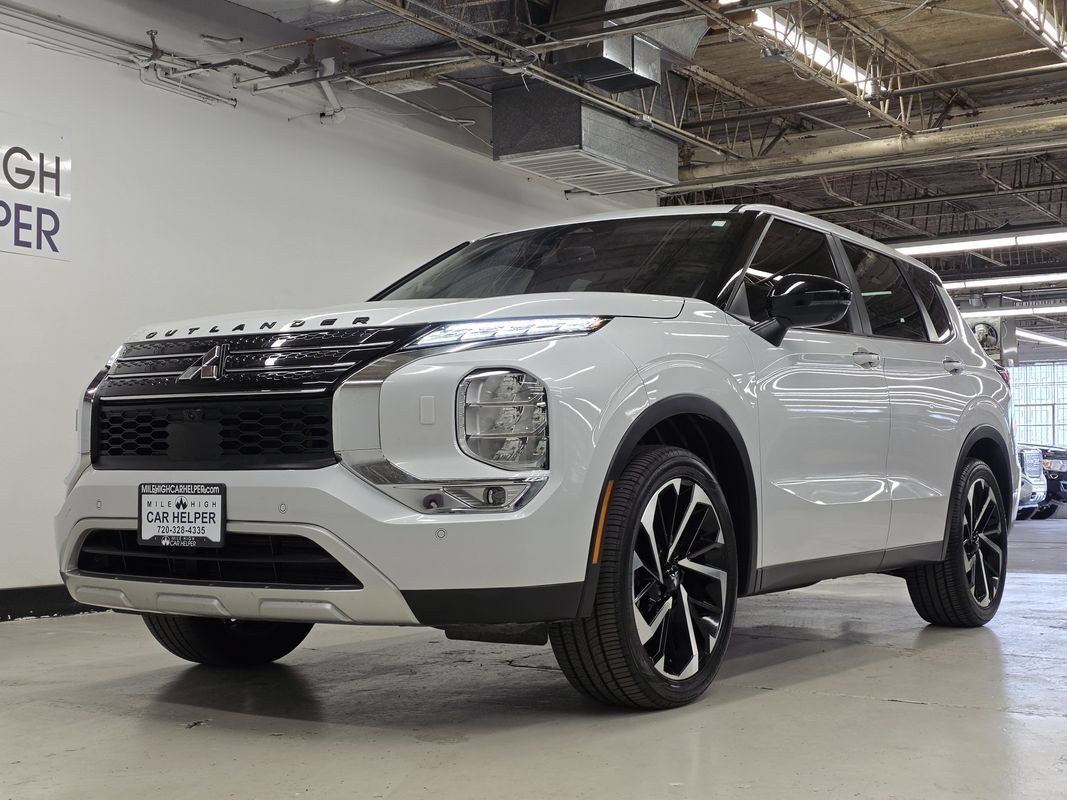Used 2024 Mitsubishi Outlander AWD image 15