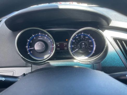 Used 2011 Hyundai Sonata GLS FWD image 15