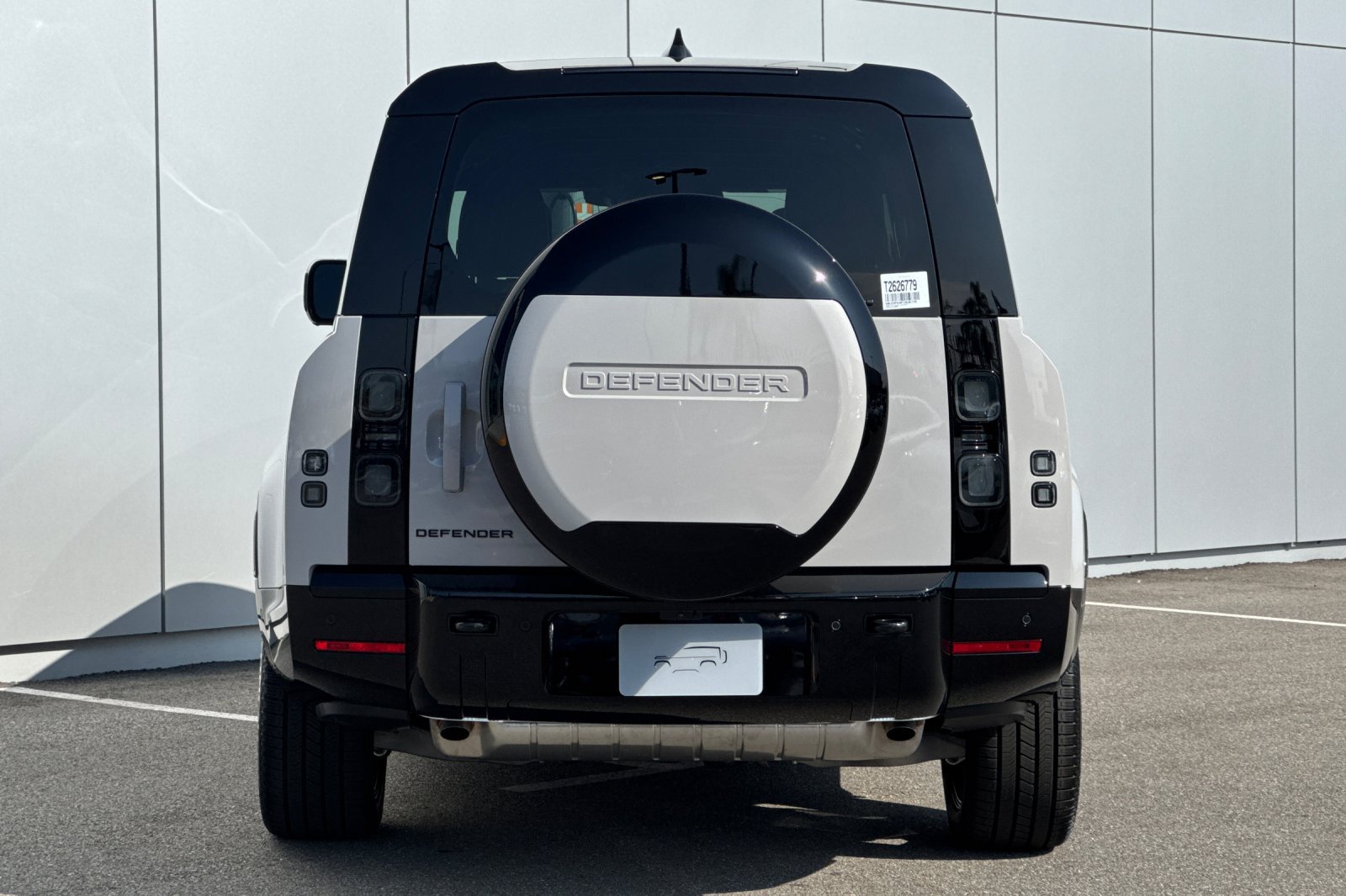 New 2026 Land Rover Defender 130 X-Dynamic SE AWD/4WD image 4