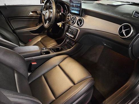 Used 2018 Mercedes-Benz CLA 250 image 19