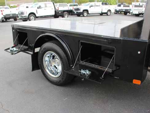 Used 2024 RAM 3500 Tradesman w/ Chrome Appearance Group image 15