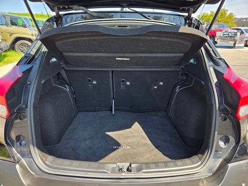 Used 2020 Nissan Kicks SV FWD image 26
