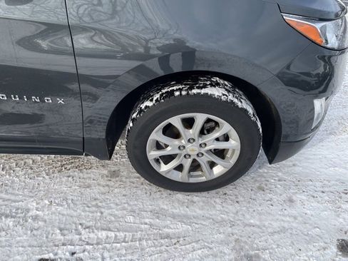 Used 2021 Chevrolet Equinox LS image 24