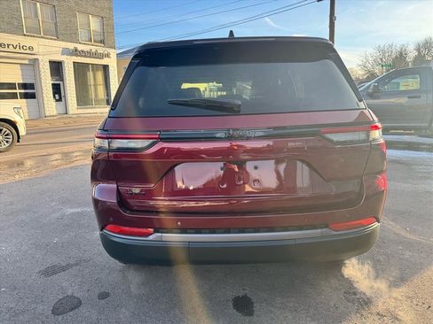 Used 2026 Jeep Grand Cherokee 4WD image 6