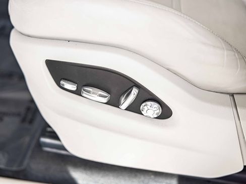 Used 2021 Porsche Cayenne E-Hybrid image 25