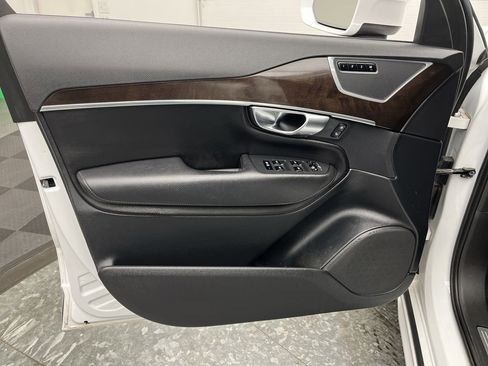 Used 2019 Volvo XC90 T5 Momentum w/ Advanced Package image 7