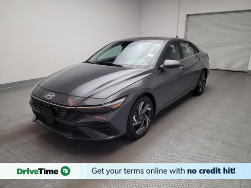 Used 2025 Hyundai Elantra SEL image 1