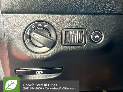 Used 2016 Dodge Challenger SRT Hellcat RWD image 19
