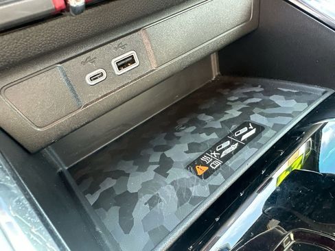 Used 2024 GMC Canyon AT4X image 28