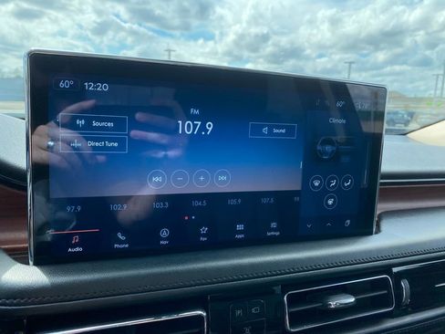 Used 2023 Lincoln Nautilus Reserve image 20