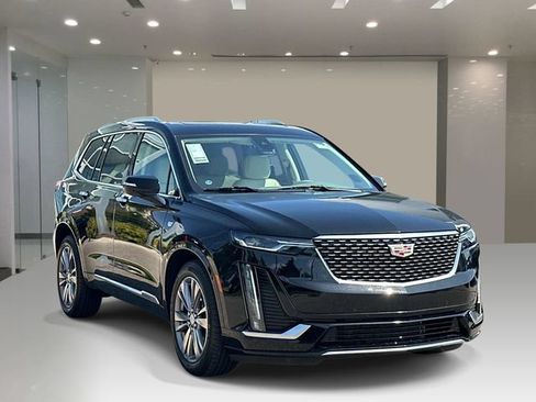 Used 2024 Cadillac XT6 Premium Luxury AWD/4WD image 6