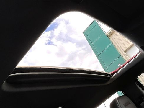 Used 2019 Chevrolet Silverado 1500 High Country image 17