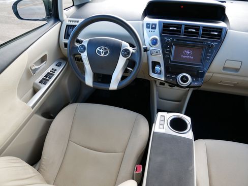 Used 2013 Toyota Prius V Two image 8