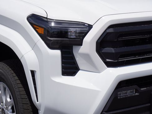 New 2026 Toyota Tacoma SR5 AWD/4WD image 3