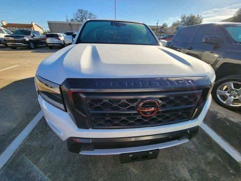 Used 2023 Nissan Frontier Pro-X w/ Pro Convenience Package image 2