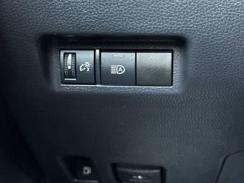 Used 2022 Toyota RAV4 LE AWD/4WD image 30